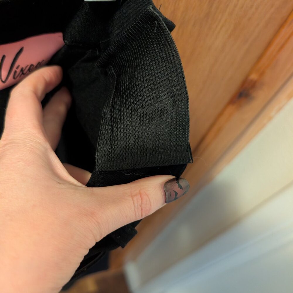 Vixen Capris - image 4